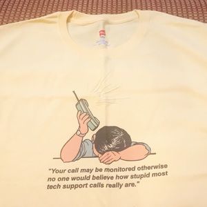 3/$12♦️NWOT Tech Support Tee